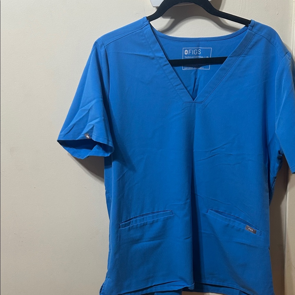 Great condition scrub set